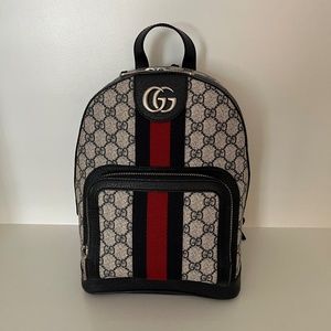 Gucci Beige and blue GG Supreme canvas. Ophidia GG small backpack!